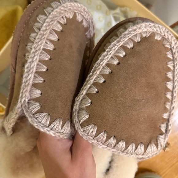 MOU Slippers - Picture 4 of 4